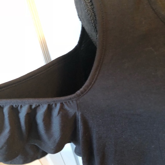 🎉SOLDOUT🆕🖤Ultimate Cold Shoulder Swing Dress🖤 - Picture 3 of 8